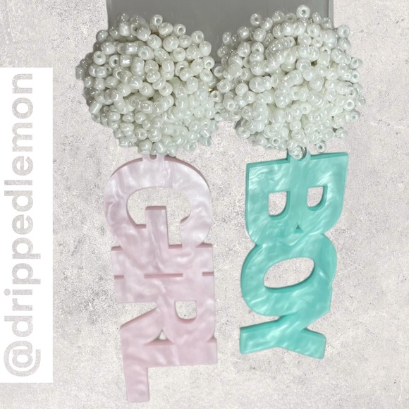 It’s a GIRL BOY GENDER REVEAL PARTY Acrylic Earrings Beads Stud Pink Blue Light - Picture 2 of 4